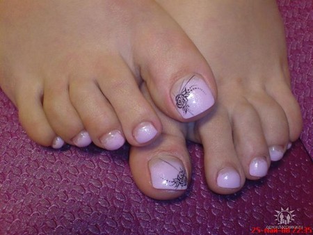 Красить ногти на ногах в домашних условиях